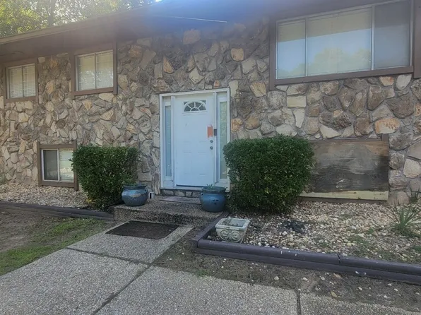 1395 Willow Dr, Riverdale, GA 30296