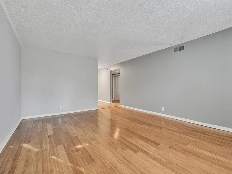 441 Harding Pl #B2 — Photo 4