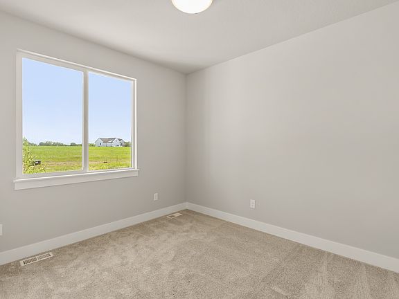 4th image of 3269 Marigold Cir