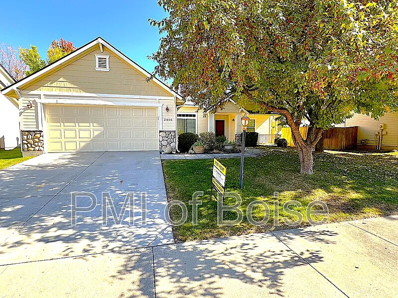 3 bed, 2.0 bath, 1513 sqft, $2,125 — Photo 3