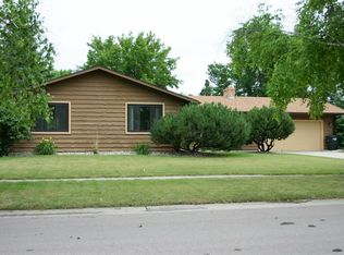 68 35th Ave NE, Fargo, ND 58102