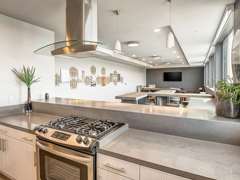 1st image of 3644 Overland Ave #613