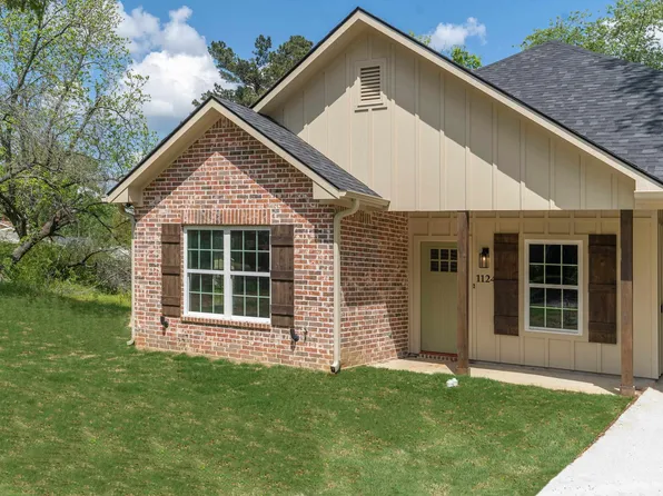 1124 Hackberry Rd, Gladewater, TX 75647