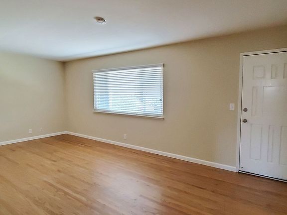 4th image of 749 Opal Dr #4
