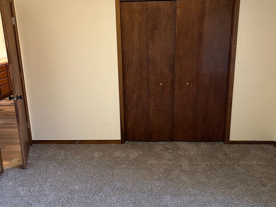 Closet in Bedroom 1