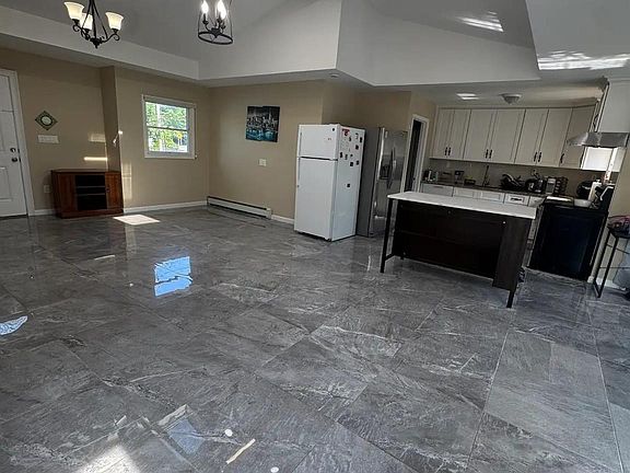 3rd image of 1 Eisenhower Road
