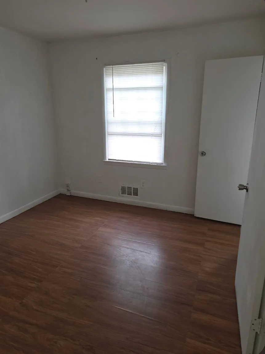 4 bed, 2.5 bath, 2621 sqft, $2,200 — Photo 2