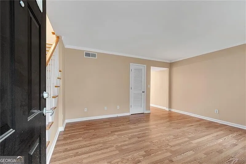3 bed, 1.5 bath, 1076 sqft, $1,750 — Photo 3