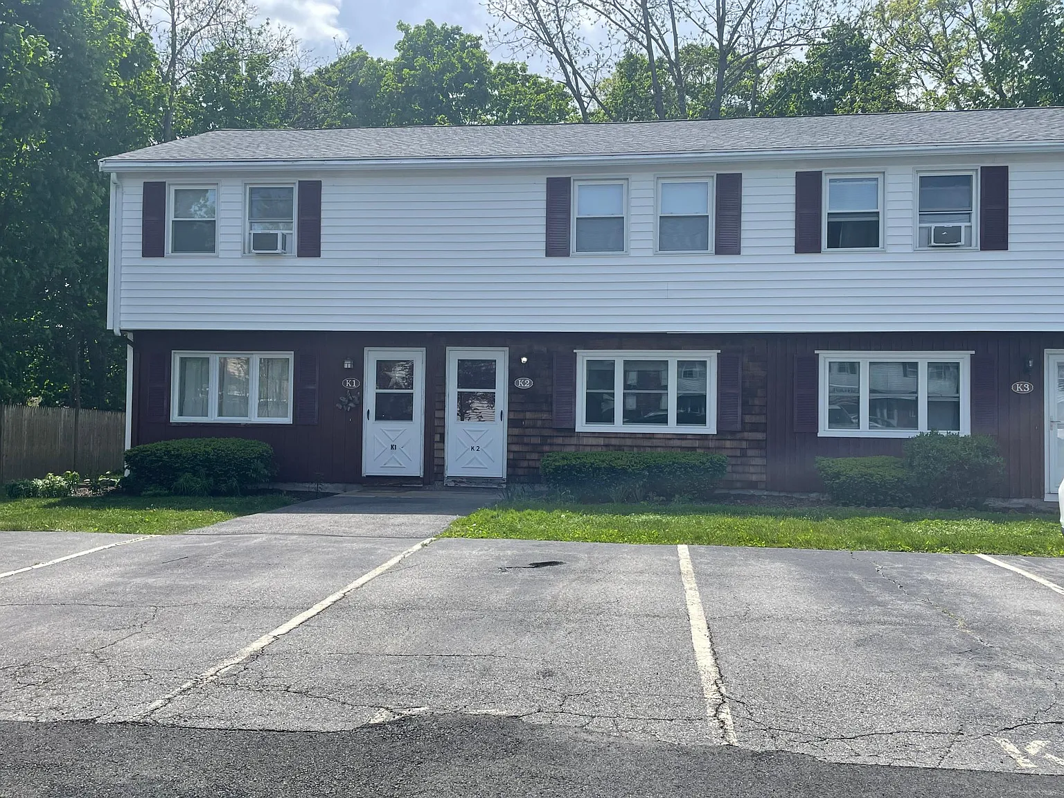 2 bed, 1.5 bath, 927 sqft, $2,250 — Photo 1