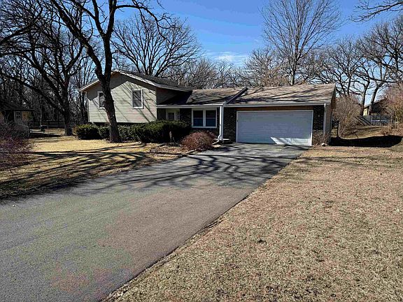 2nd image of 11392 Edgemere Ter