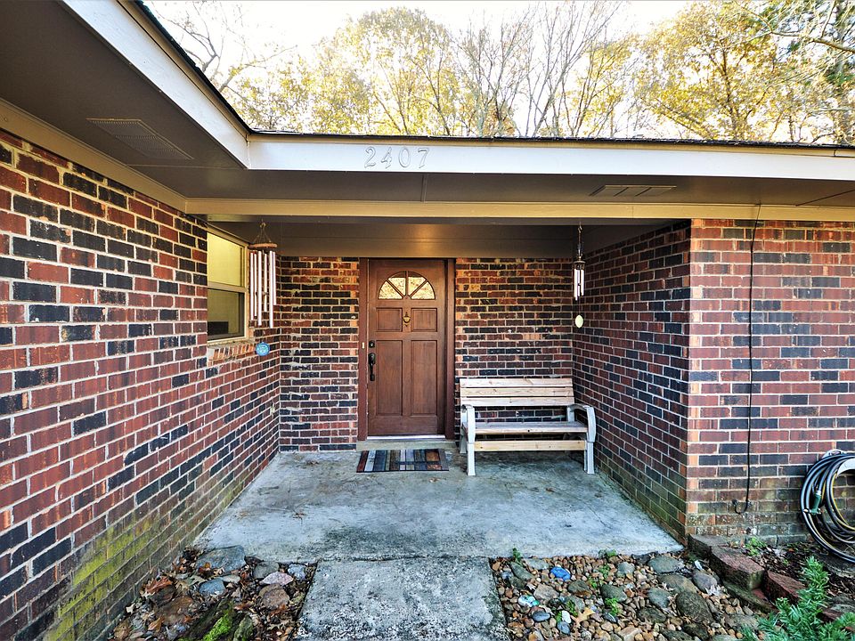 1st image of 2407 McArthur Dr