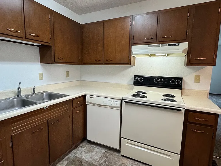 105 Jewel Dr — Photo 13