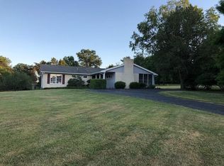 3402 Ridgeway Dr, Saint Charles, MO 63303