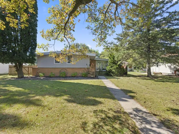 5571 S Honey Creek DRIVE, Milwaukee, WI 53221