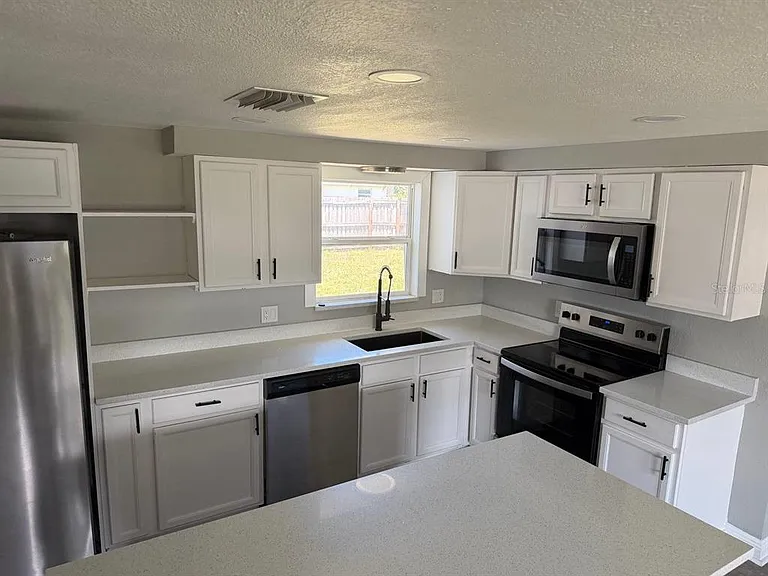 3511 Cambridge St — Photo 15