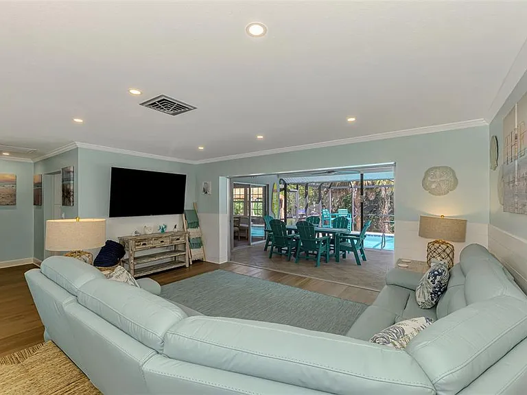 307 Avenida De Paradisio — Photo 13