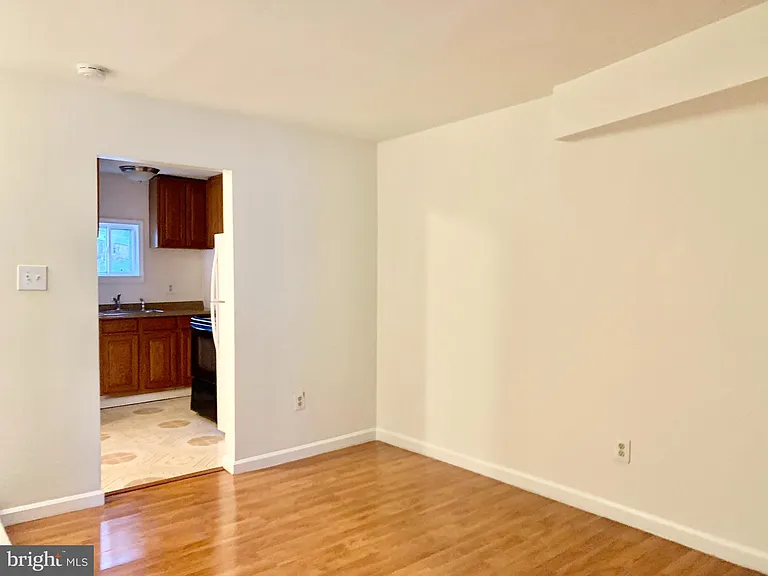 221 Baker St — Photo 12