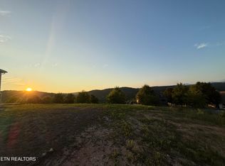 119 Pineberry West Rd, Oak Ridge, TN 37830