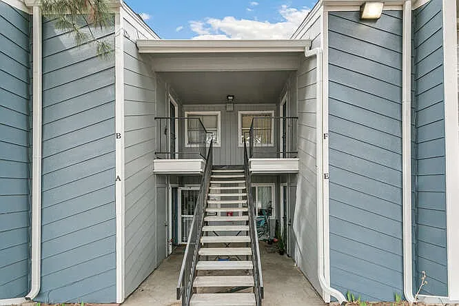 Building Photo - 2380 E Geddes Ave #B