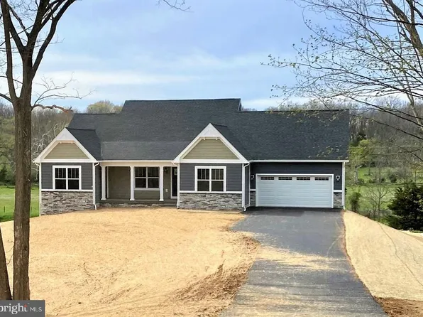 362 Toboggan Hill Trl, Hedgesville, WV 25427