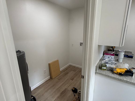 4th image of 405 E 5th Ave