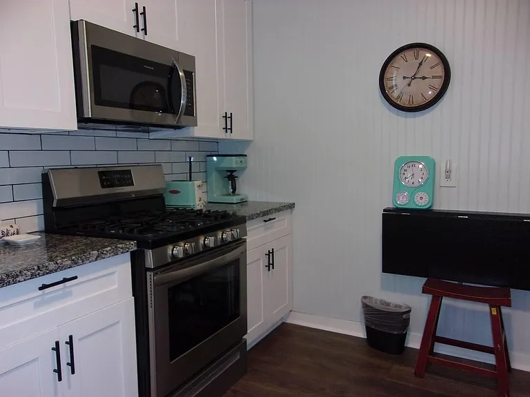 5214 Avenue R — Photo 12