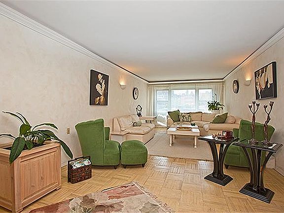 2nd image of 333 E 66th St APT 9