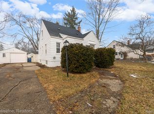 22373 Cyman Ave, Warren, MI 48091