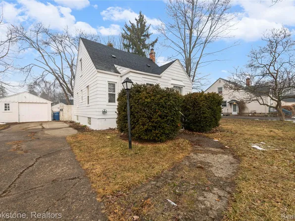22373 Cyman Ave, Warren, MI 48091