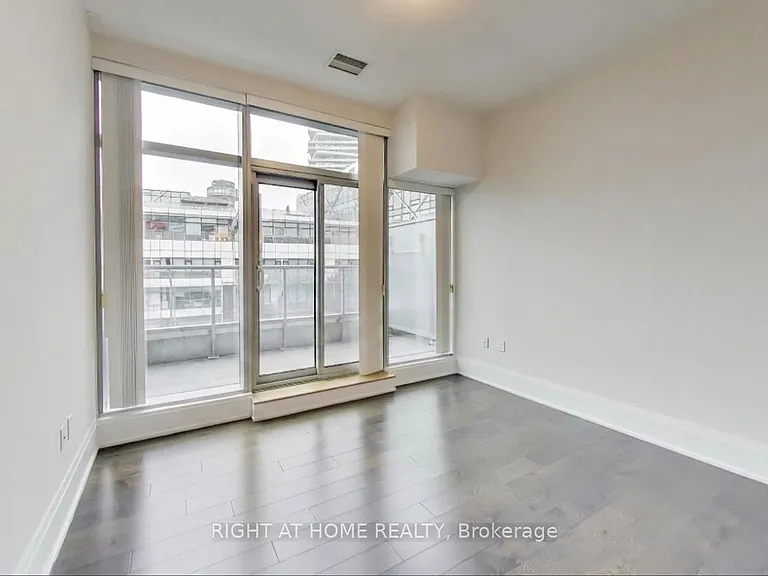 39 Queens Quay E #1126 — Photo 20