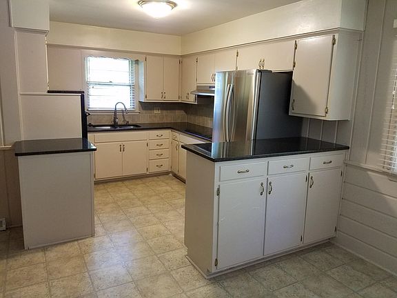 4th image of 6010 Rosewood Dr