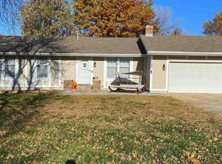 5111 NW Pueblo Ct, Topeka, KS 66618