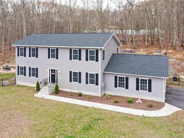 353 Heather Glen Lane, Groton, CT 06355