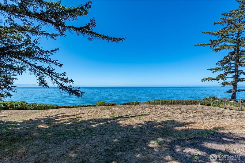 4th image of 1399 W Beach Road