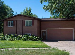 214 Monroe St, Mauston, WI 53948