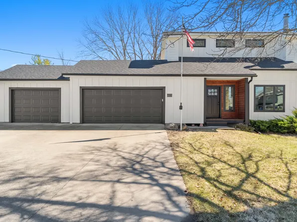 8837 NW 71st Ct, Johnston, IA 50131