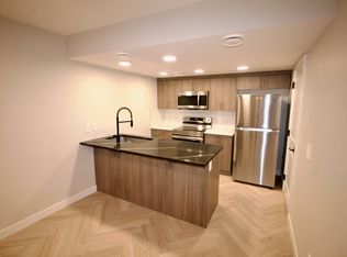 6414 27th Ave SW #BASEMENT, Edmonton, AB T6L3X3