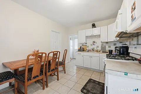 33 Baggott St — Photo 3