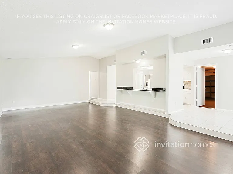 1304 Village Ct — Photo 6