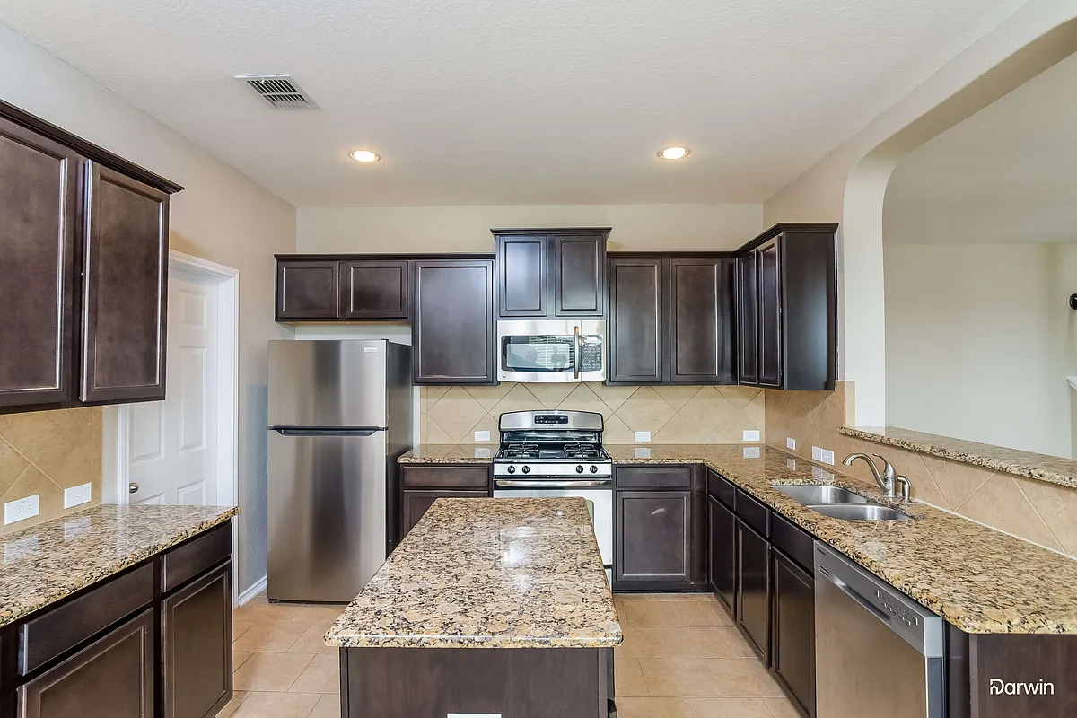 Building Photo - 7052 Conroe Ml