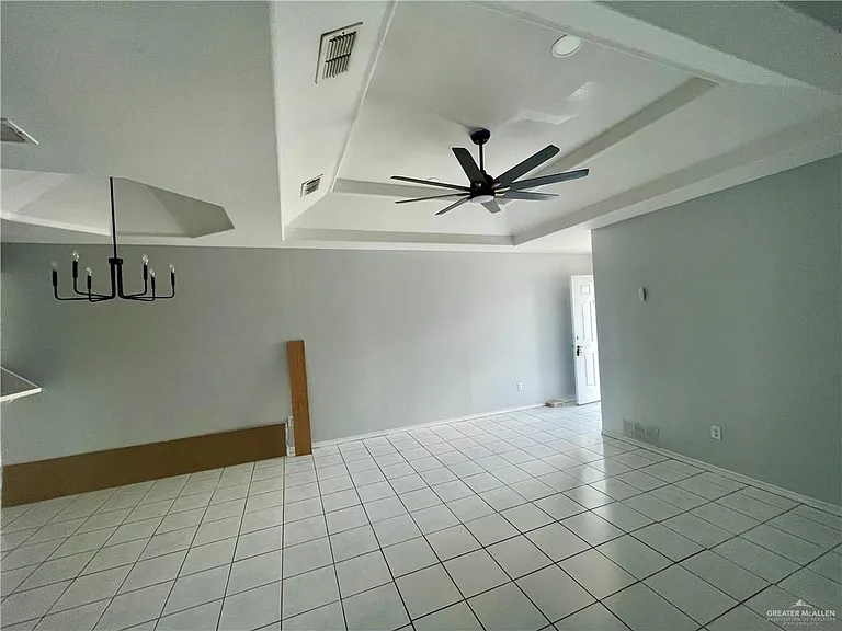 2302 Kimberly Ln — Photo 4