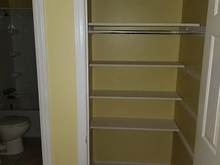 LINEN STORAGE-02