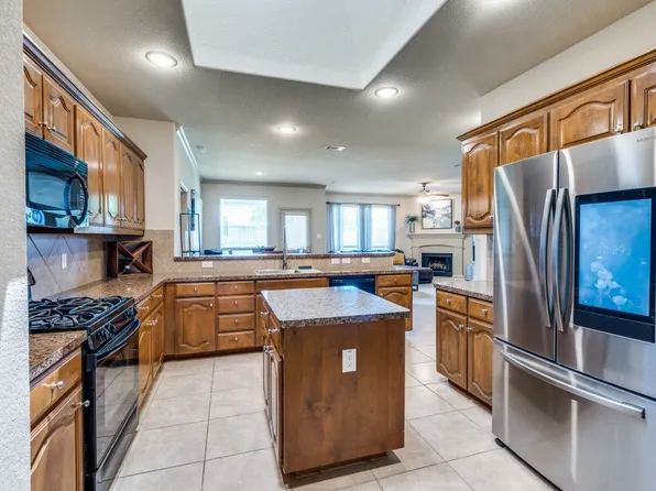 6620 Friendsway Dr, Fort Worth, TX 76137