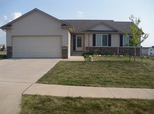 2319 Maplewood Dr, Granger, IA 50109