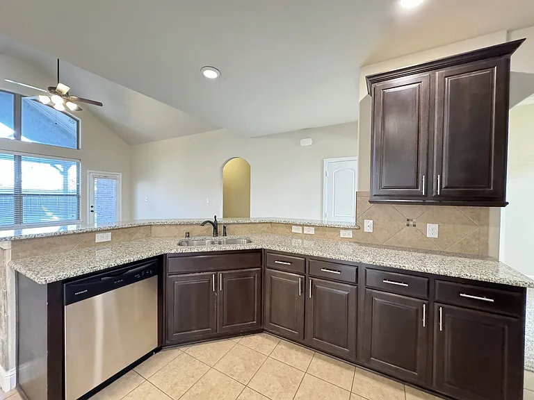 4106 Whitetail Ln — Photo 8