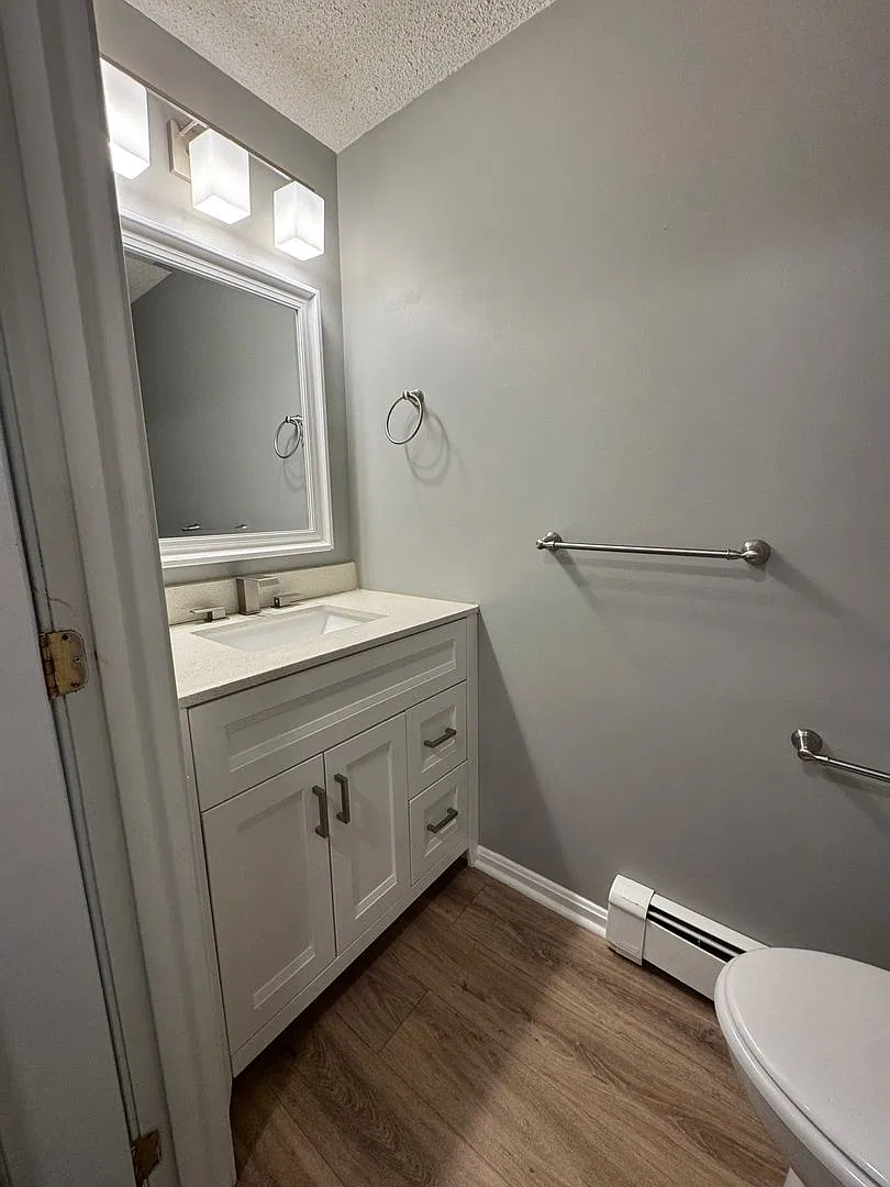 $3,250 3BD/1.5BA Spacious Condo in Portland - Available 10/10!! — Photo 3