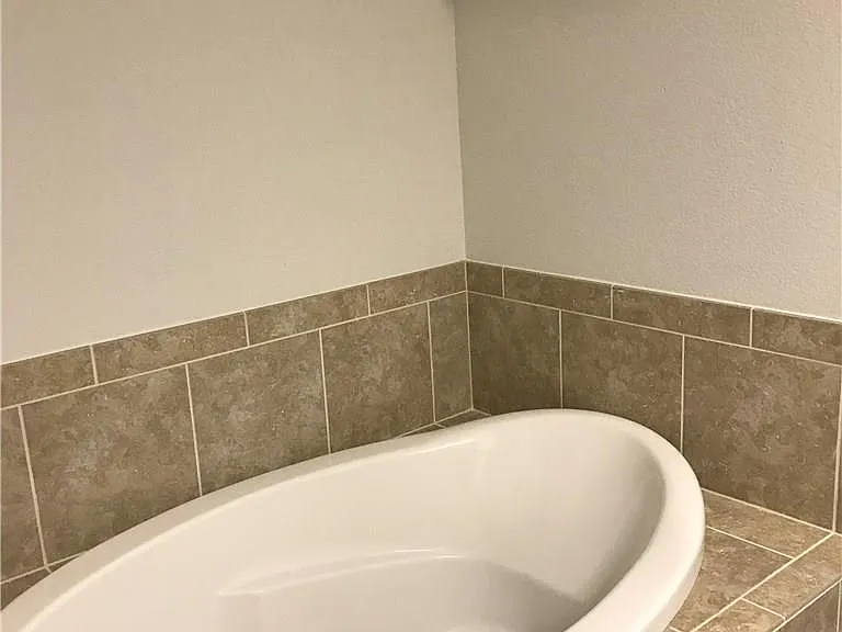 2203 Highland Villa Ln — Photo 7
