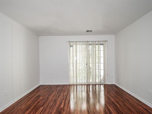 3rd image of 1737 Waterford Dr #1737