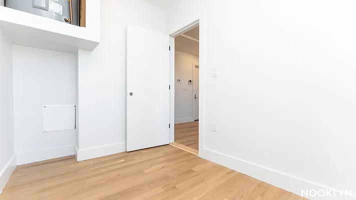 Rented by Nooklyn NYC LLC | media 9