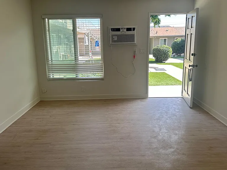 223 N Lincoln Ave — Photo 13